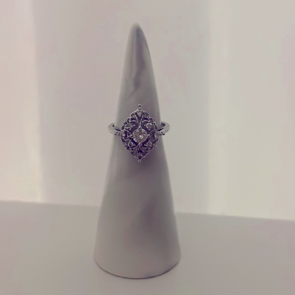 Elliptic Clear Crystal Star Gemstone Silver Costume Jewelry Ring Size 6